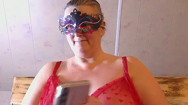 MommaBear5676 online show from 01/12/26, 07:41