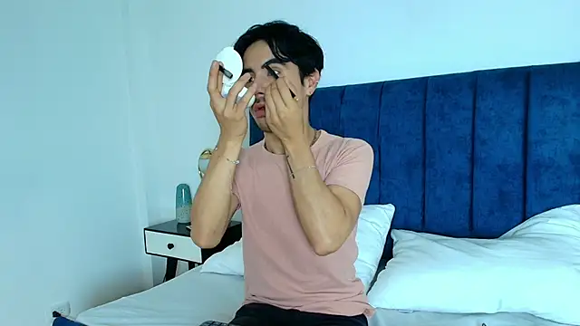 Ethan Briggs online show from 12/20/25, 03:35