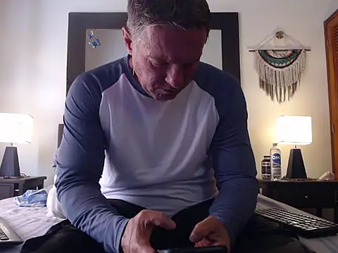 TommyLopez online show from 12/17/25, 04:13