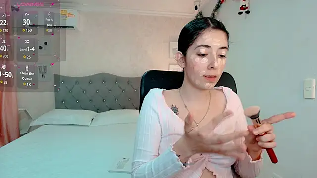 Snapshot of emmalove_doll chatting on 01/05/26, 08:12 emmalove doll online show from 01/05/26, 08:12