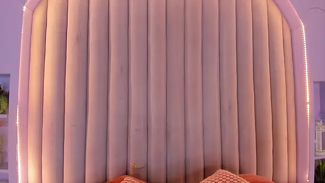 Miia Anderson online show from 03/04/26, 11:49