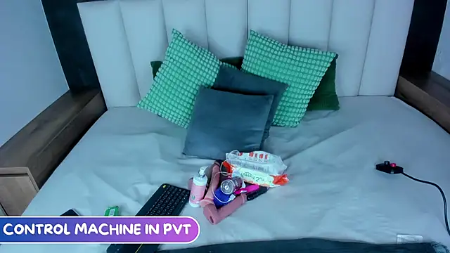 Miia Anderson online show from 04/04/26, 12:35