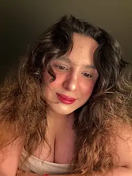 Snapshot of luisa_evans chatting on 12/18/25, 09:32 luisa evans online show from 12/18/25, 09:32