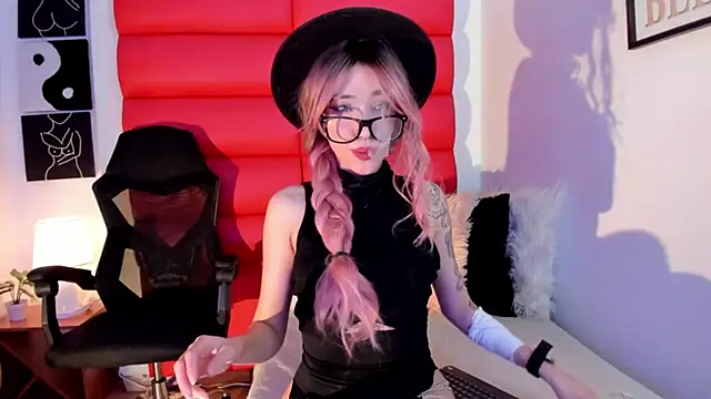 Oliviamonroex18 online show from 01/10/26, 02:24