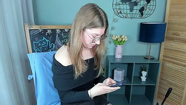 katymeaw online show from 05/20/26, 01:45