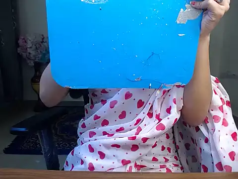 Shy nivi online show from 04/18/26, 08:09