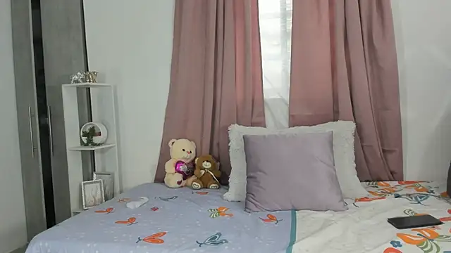 Annyeliz online show from 04/16/26, 06:30