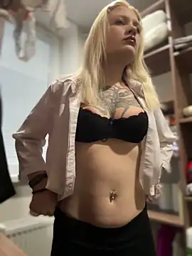 TeaseKitten- online show from 12/18/25, 05:24