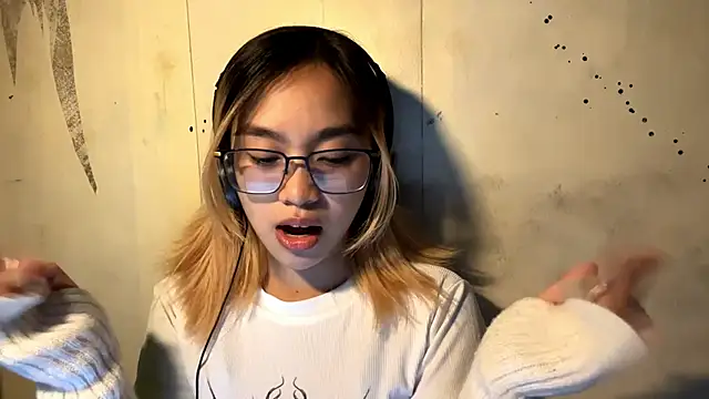 LenoraFrailey online show from 12/23/25, 10:35