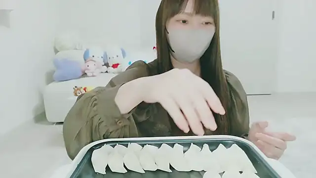 Snapshot of yuyuchan__ chatting on 02/08/26, 11:02 yuyuchan online show from 02/08/26, 11:02