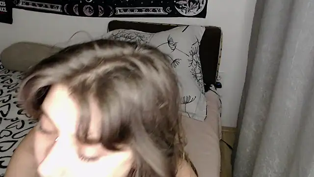 AlienforTwenty online show from 06/23/26, 05:44