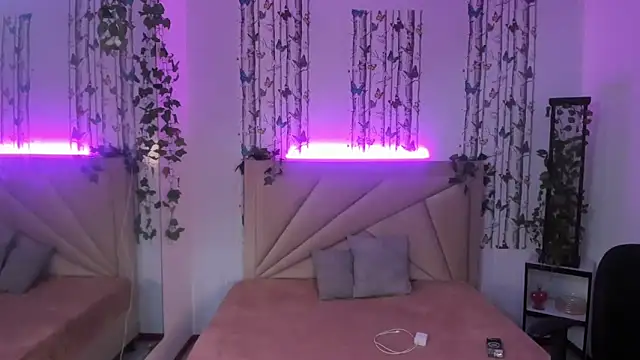 valeria dark  online show from 02/09/26, 07:40