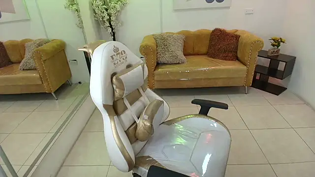 Carolina cherry online show from 04/10/26, 12:43