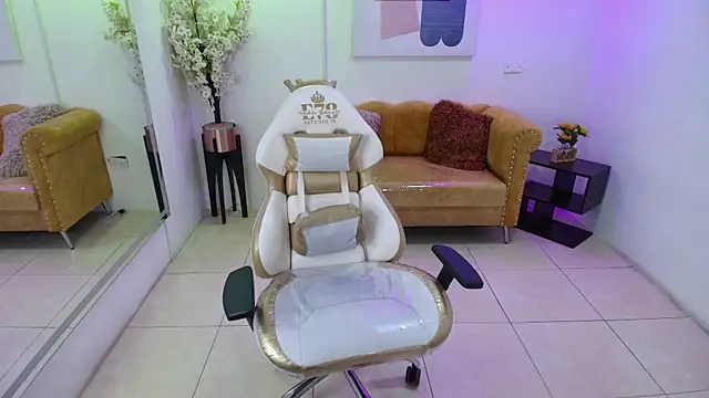 Carolina cherry online show from 04/12/26, 12:43