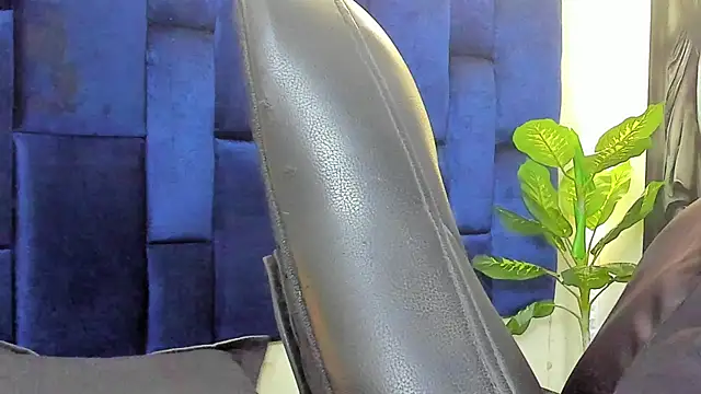 Dustyn Michelle1 online show from 05/20/26, 06:36