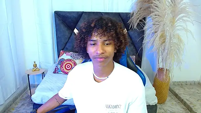 angelll18  online show from 02/20/26, 08:42