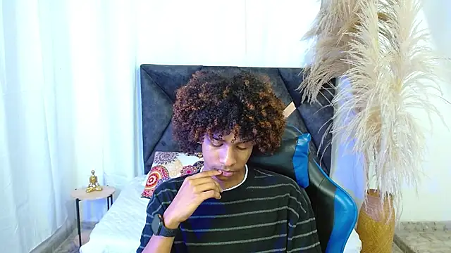 angelll18  online show from 02/21/26, 08:54