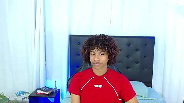 angelll18  online show from 02/25/26, 08:18