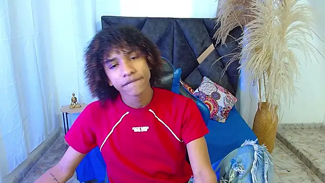 angelll18  online show from 04/17/26, 08:45