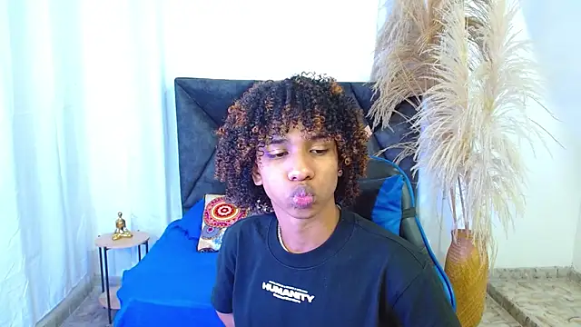 angelll18  online show from 04/20/26, 08:10