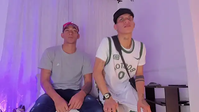 Snapshot of kings_of_heavens_ chatting on 12/18/25, 02:39 kings of heavens online show from 12/18/25, 02:39