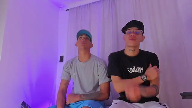 Snapshot of kings_of_heavens_ chatting on 12/20/25, 03:13 kings of heavens online show from 12/20/25, 03:13