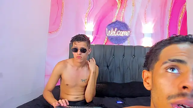 Hotsweet Guys online show from 12/22/25, 03:58