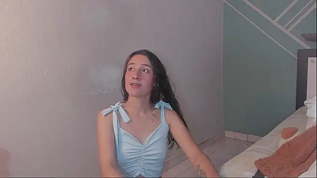 Lucy-Bluesea online show from 03/25/26, 09:10