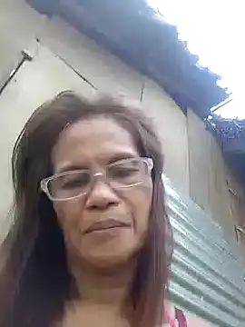 Snapshot of Petite_elise chatting on 01/05/26, 11:08 Petite elise online show from 01/05/26, 11:08