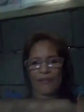 Snapshot of Petite_elise chatting on 02/06/26, 04:17 Petite elise online show from 02/06/26, 04:17