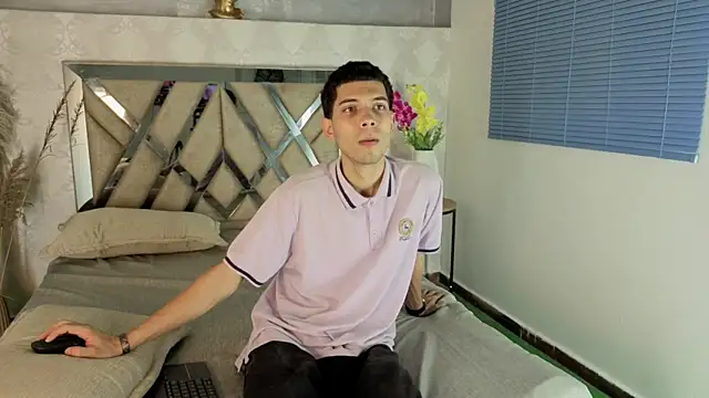 prettyboyy 13 online show from 12/20/25, 03:24