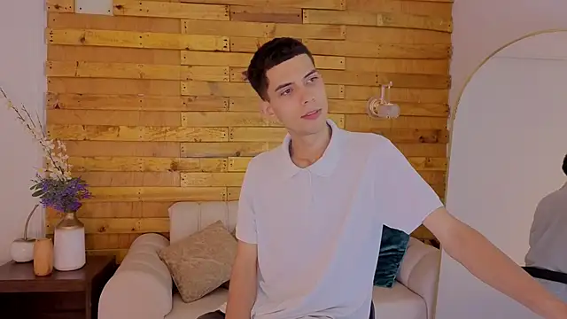 prettyboyy 13 online show from 01/15/26, 08:12