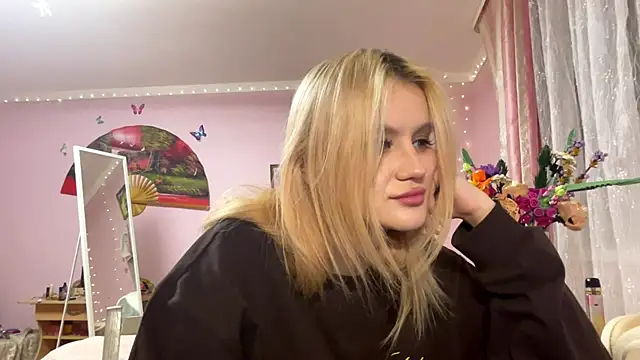 MelisaBloomy online show from 12/14/25, 02:11