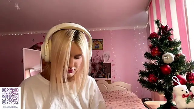 MelisaBloomy online show from 12/15/25, 09:46