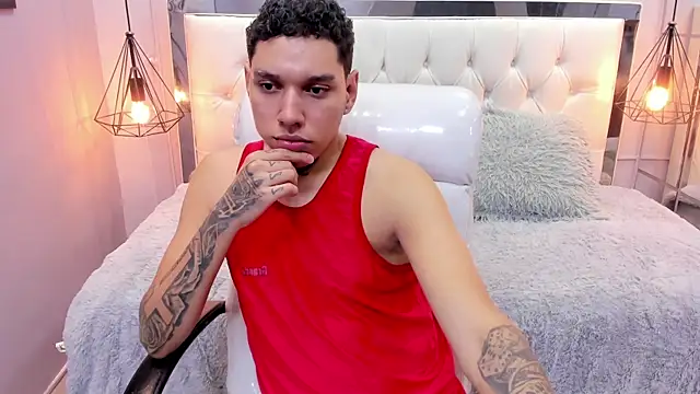 Snapshot of drake_miller7 chatting on 12/18/25, 12:06 drake miller7 online show from 12/18/25, 12:06