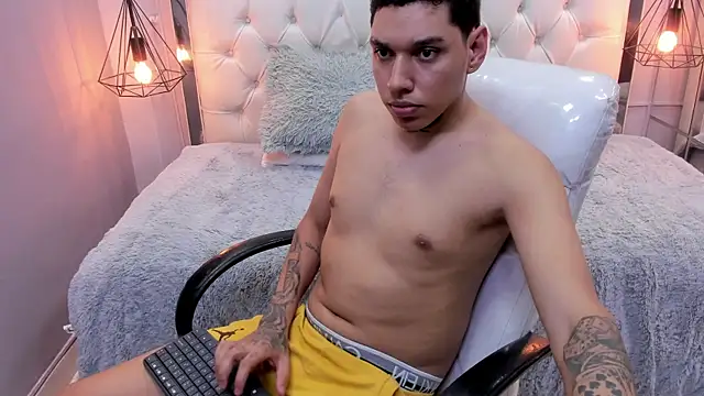 Snapshot of drake_miller7 chatting on 12/19/25, 12:50 drake miller7 online show from 12/19/25, 12:50