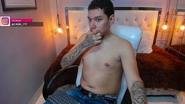 Snapshot of drake_miller7 chatting on 01/06/26, 05:11 drake miller7 online show from 01/06/26, 05:11