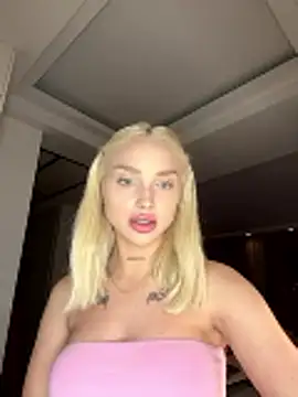 Snapshot of blonde_di chatting on 01/15/26, 11:19 blonde di online show from 01/15/26, 11:19