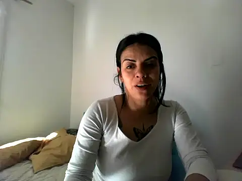 Snapshot of luluclark69 chatting on 07/09/26, 04:44 luluclark69 online show from 07/09/26, 04:44
