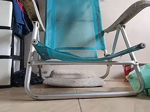 Snapshot of oz22932 chatting on 01/19/26, 01:59 oz22932 online show from 01/19/26, 01:59