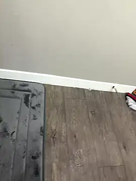 Snapshot of MrRedOne chatting on 12/17/25, 05:46 MrRedOne online show from 12/17/25, 05:46