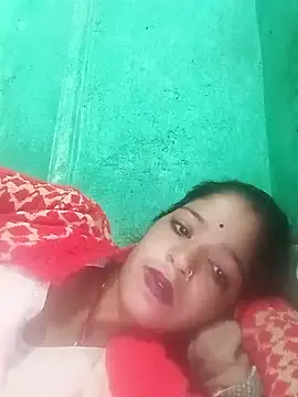 Snapshot of Juli_pande chatting on 12/18/25, 11:44 Juli pande online show from 12/18/25, 11:44