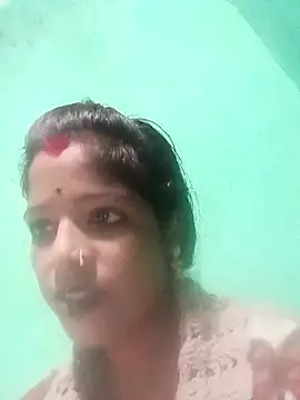 Snapshot of Juli_pande chatting on 12/21/25, 02:13 Juli pande online show from 12/21/25, 02:13