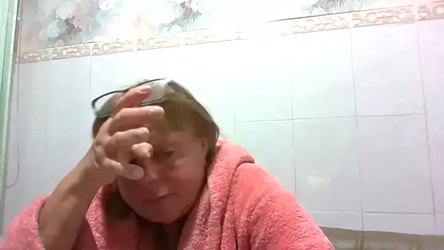 Snapshot of LinaLight88 chatting on 06/16/26, 08:22 LinaLight88 online show from 06/16/26, 08:22