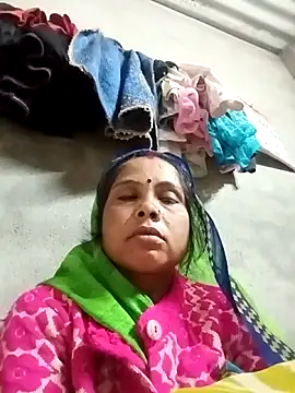 Snapshot of Shreya_pandit chatting on 01/06/26, 08:45 Shreya pandit online show from 01/06/26, 08:45