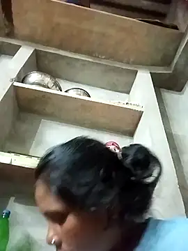 Snapshot of Shreya_pandit chatting on 01/13/26, 11:43 Shreya pandit online show from 01/13/26, 11:43