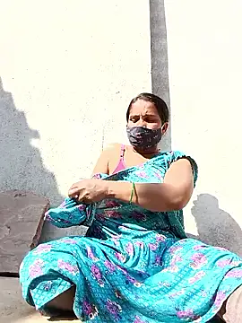 Snapshot of Shreya_pandit chatting on 01/15/26, 08:41 Shreya pandit online show from 01/15/26, 08:41