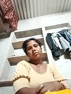 Snapshot of Shreya_pandit chatting on 04/26/26, 10:18 Shreya pandit online show from 04/26/26, 10:18
