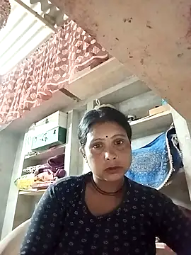 Snapshot of Shreya_pandit chatting on 04/29/26, 05:52 Shreya pandit online show from 04/29/26, 05:52