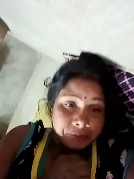 Snapshot of Shreya_pandit chatting on 05/07/26, 12:27 Shreya pandit online show from 05/07/26, 12:27